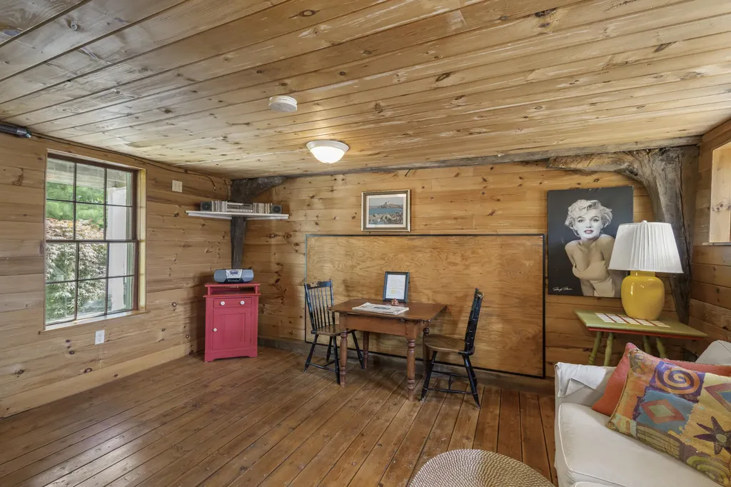 19 Water Street Damariscotta ME 04543