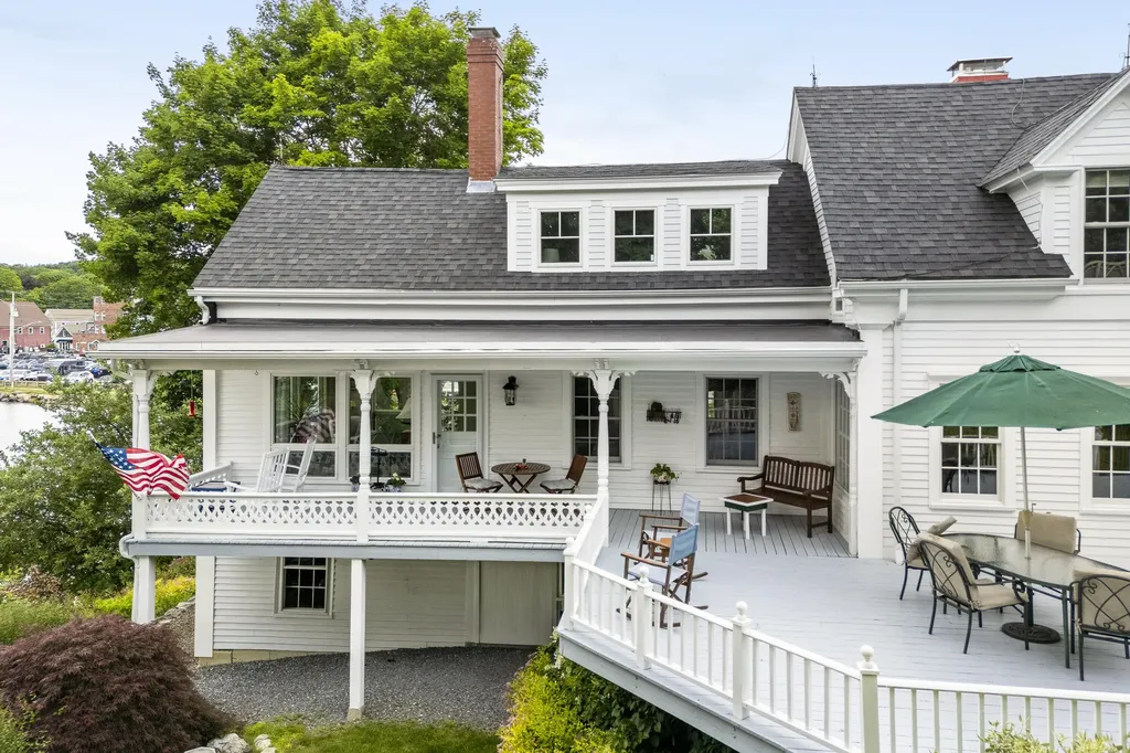 19 Water Street Damariscotta ME 04543