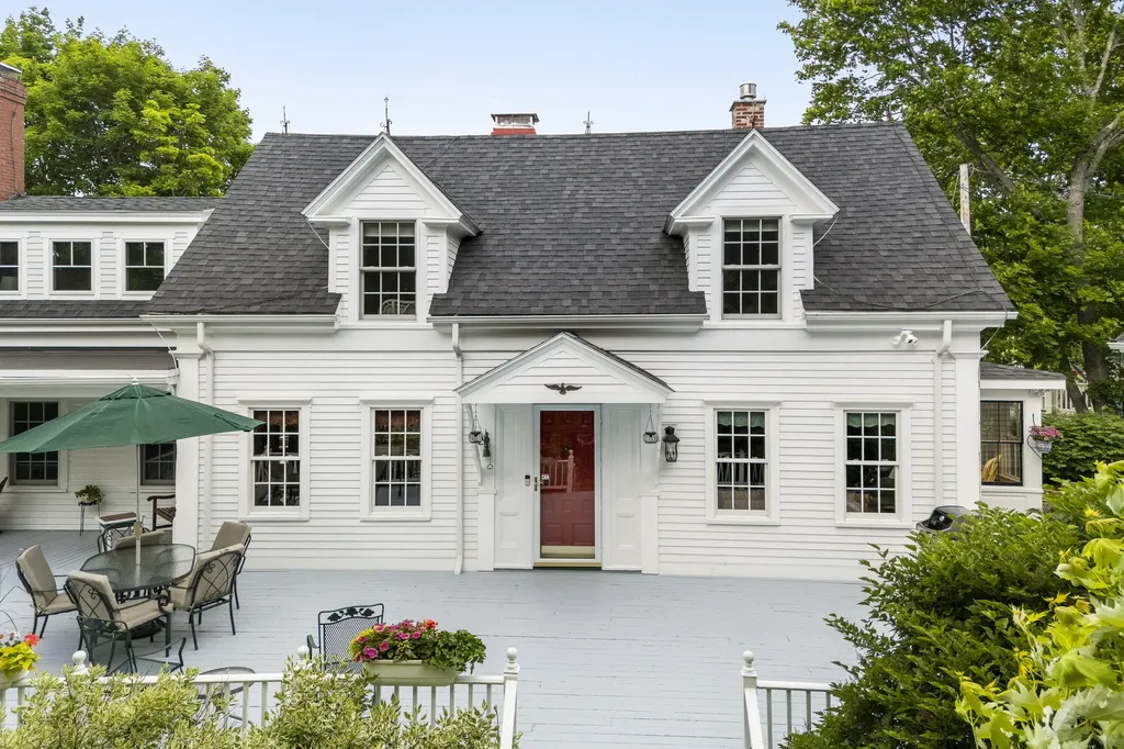 19 Water Street Damariscotta ME 04543