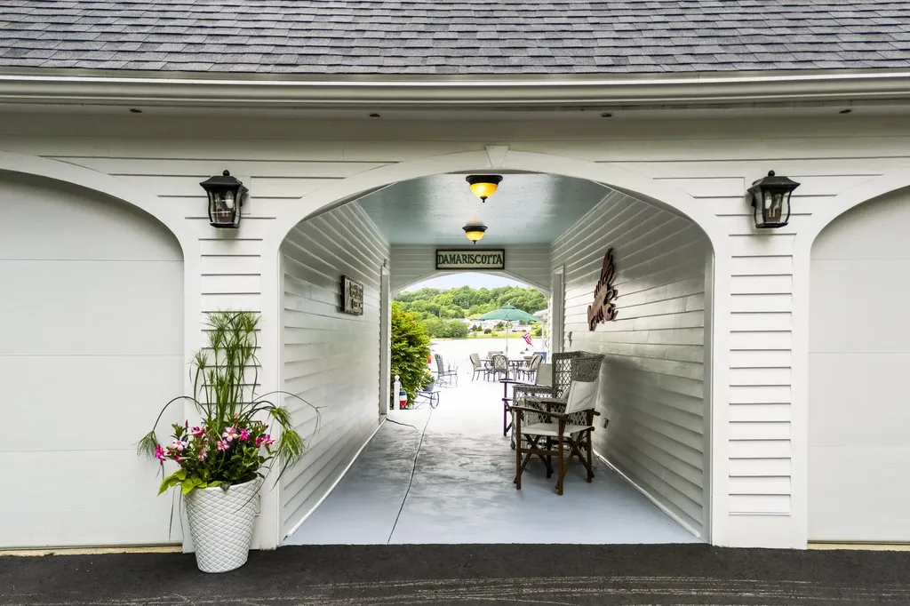 19 Water Street Damariscotta ME 04543