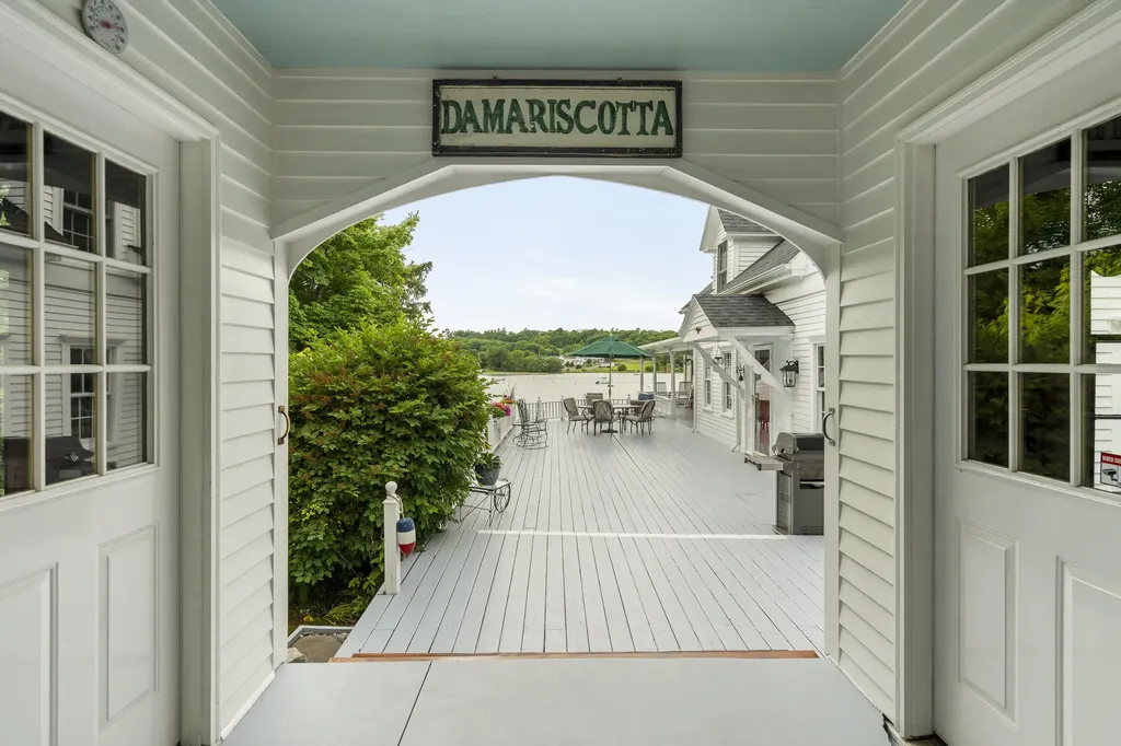 19 Water Street Damariscotta ME 04543