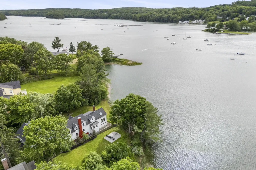 19 Water Street Damariscotta ME 04543