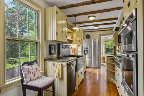 19 Water Street Damariscotta ME 04543