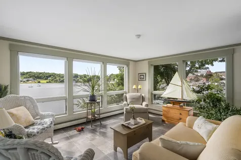 19 Water Street Damariscotta ME 04543