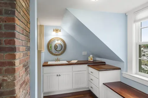 19 Water Street Damariscotta ME 04543