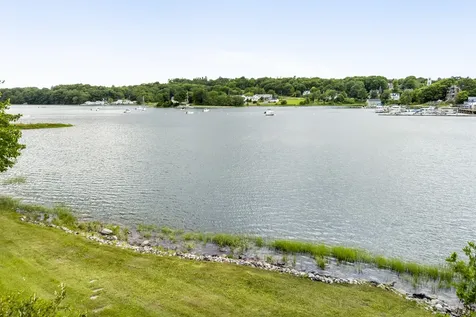 19 Water Street Damariscotta ME 04543