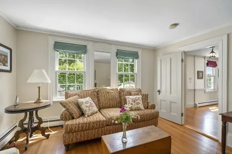 19 Water Street Damariscotta ME 04543