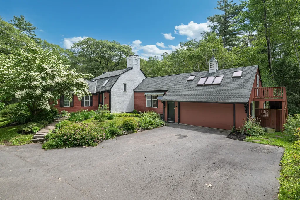 8 Fox Hill Road Cape Elizabeth ME 04107