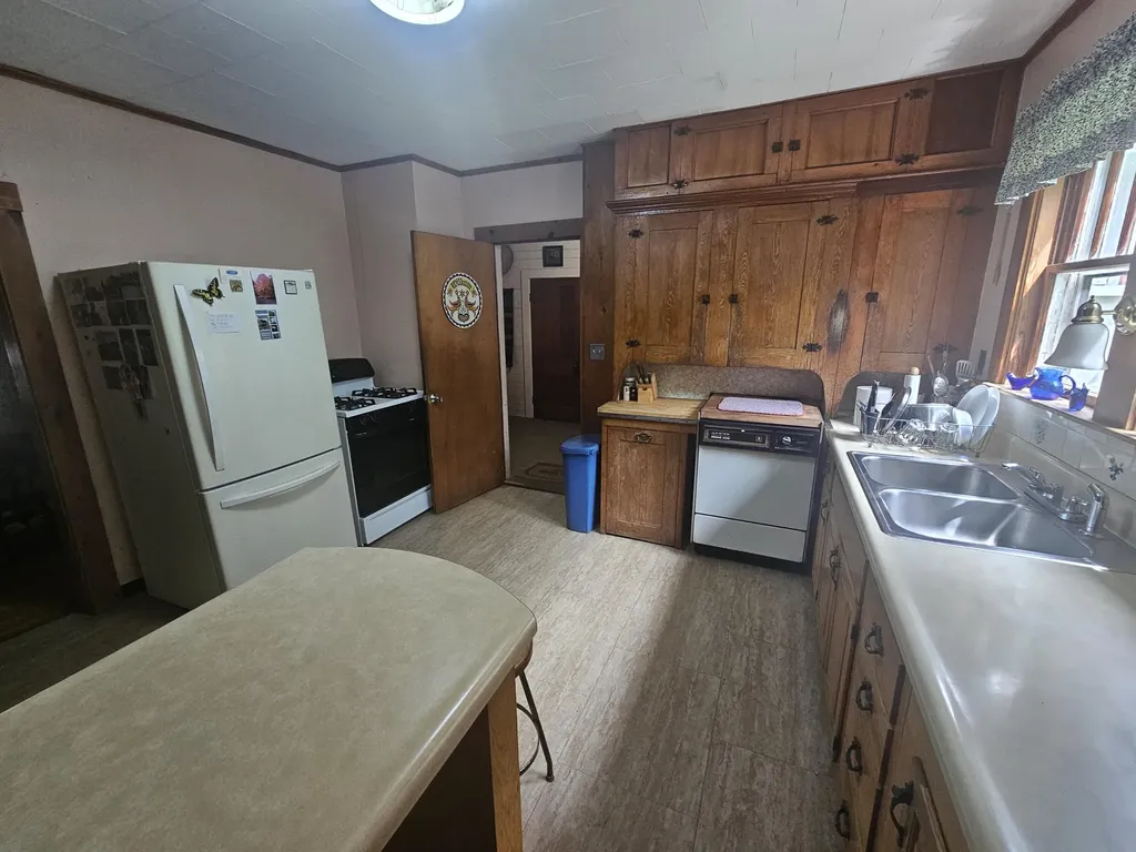 32 Willow Street Patten ME 04765