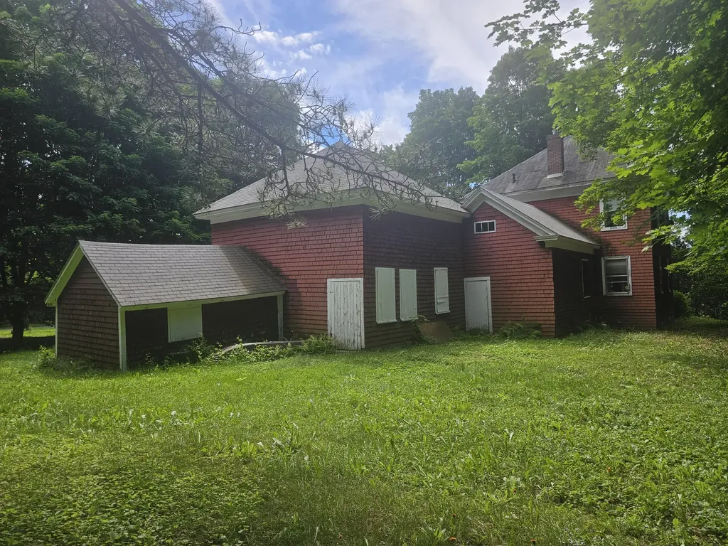 32 Willow Street Patten ME 04765