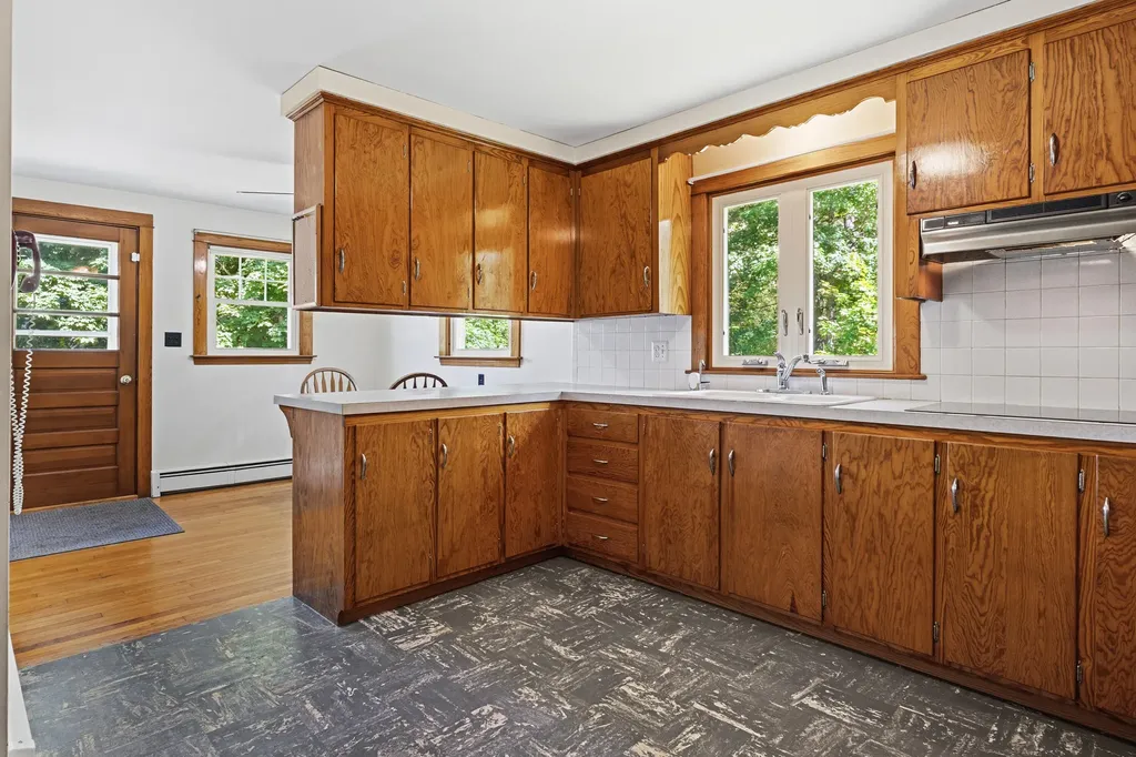 12 Dana Avenue Kittery ME 03904
