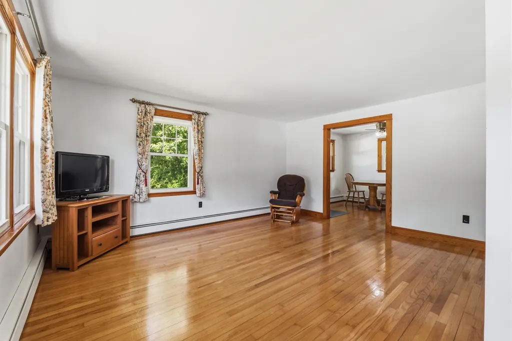 12 Dana Avenue Kittery ME 03904