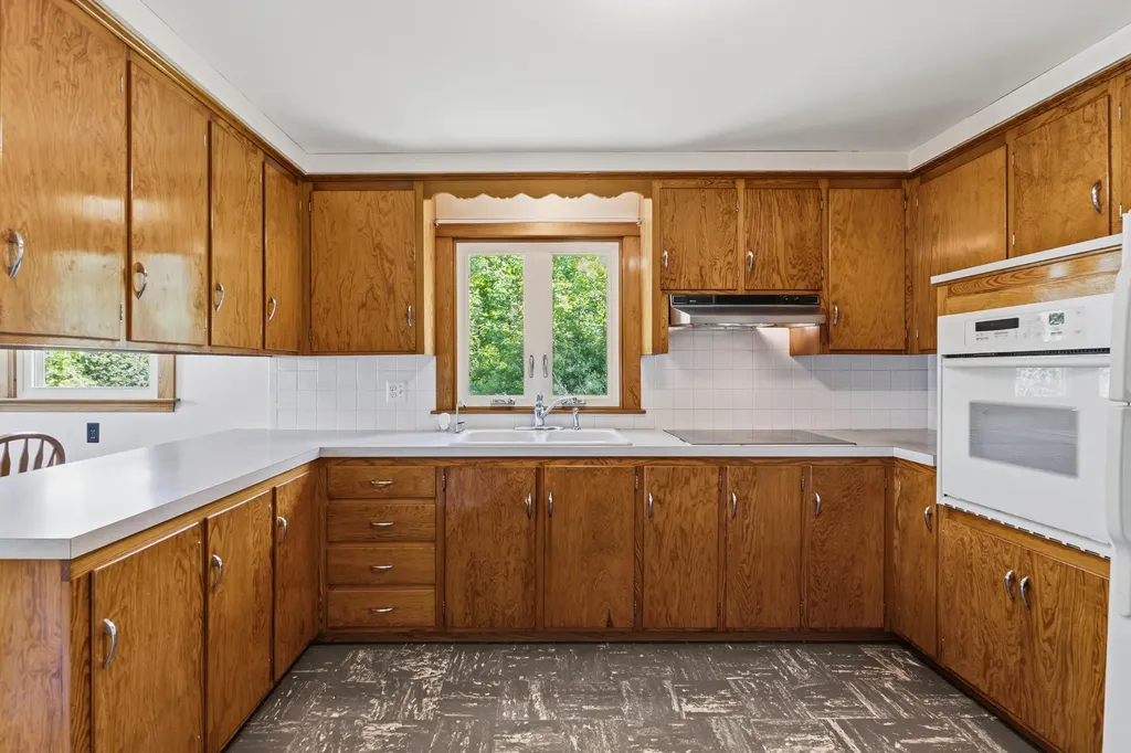 12 Dana Avenue Kittery ME 03904