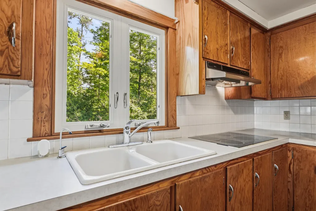 12 Dana Avenue Kittery ME 03904