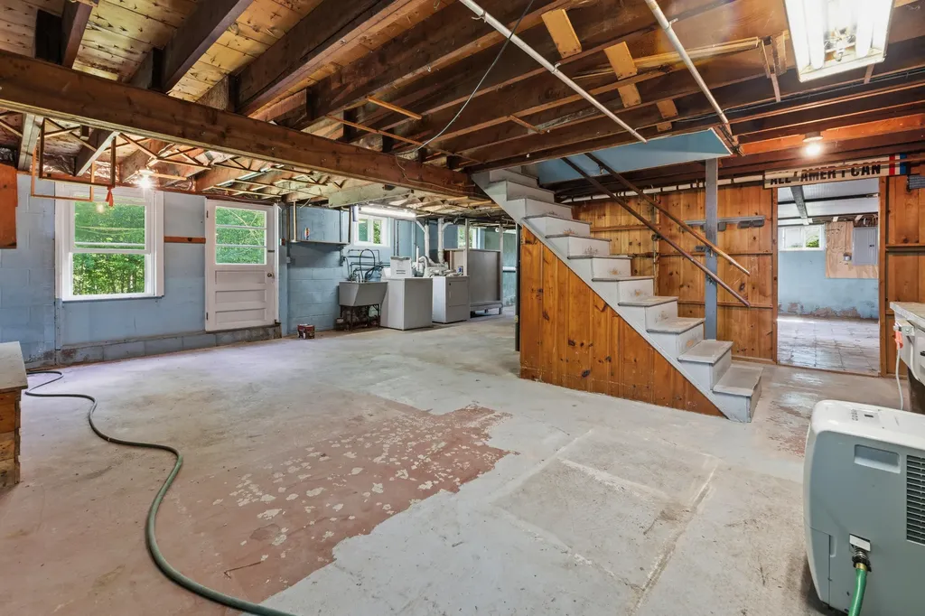 12 Dana Avenue Kittery ME 03904