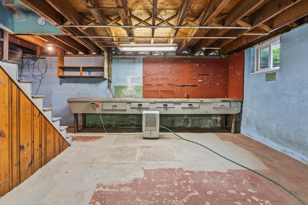 12 Dana Avenue Kittery ME 03904