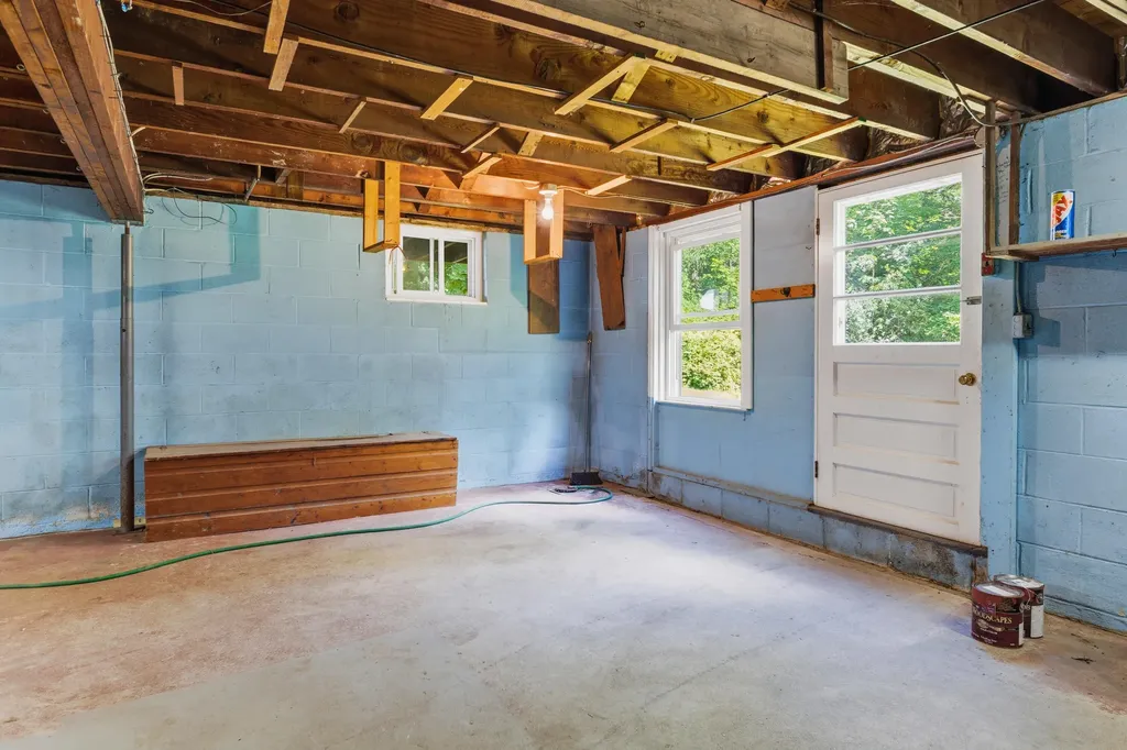 12 Dana Avenue Kittery ME 03904