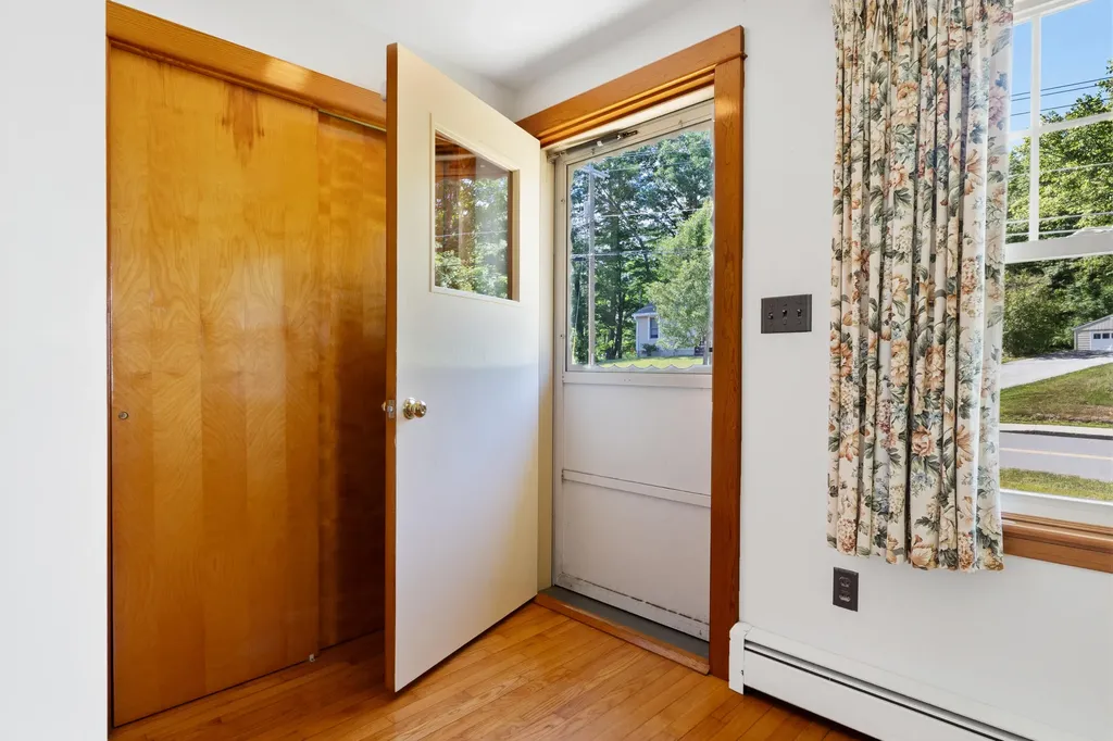 12 Dana Avenue Kittery ME 03904