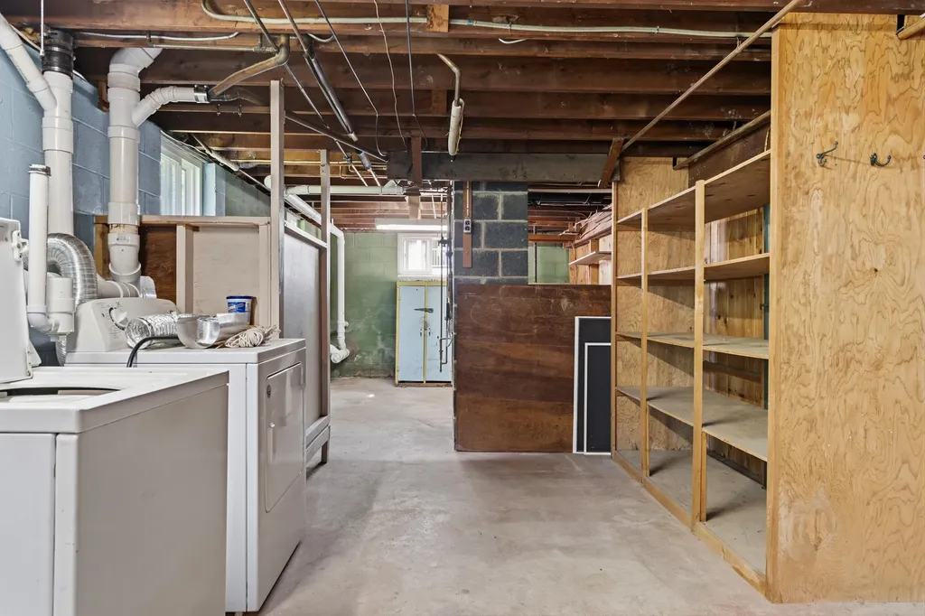 12 Dana Avenue Kittery ME 03904