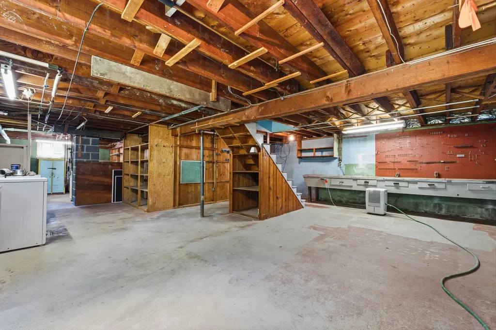 12 Dana Avenue Kittery ME 03904