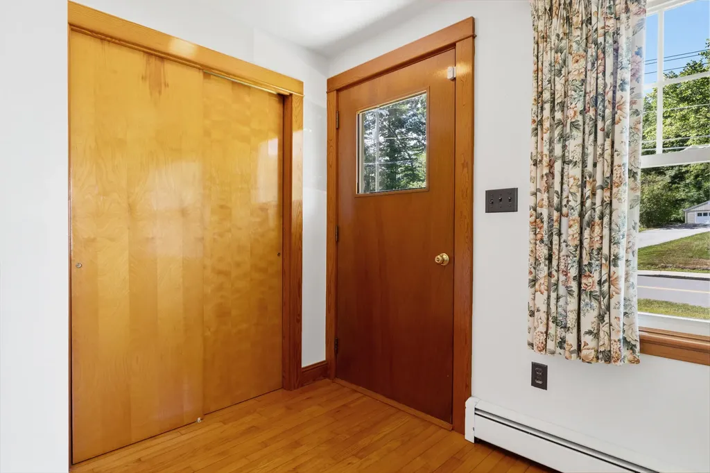 12 Dana Avenue Kittery ME 03904
