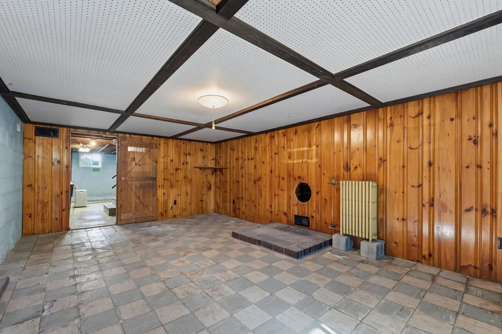 12 Dana Avenue Kittery ME 03904