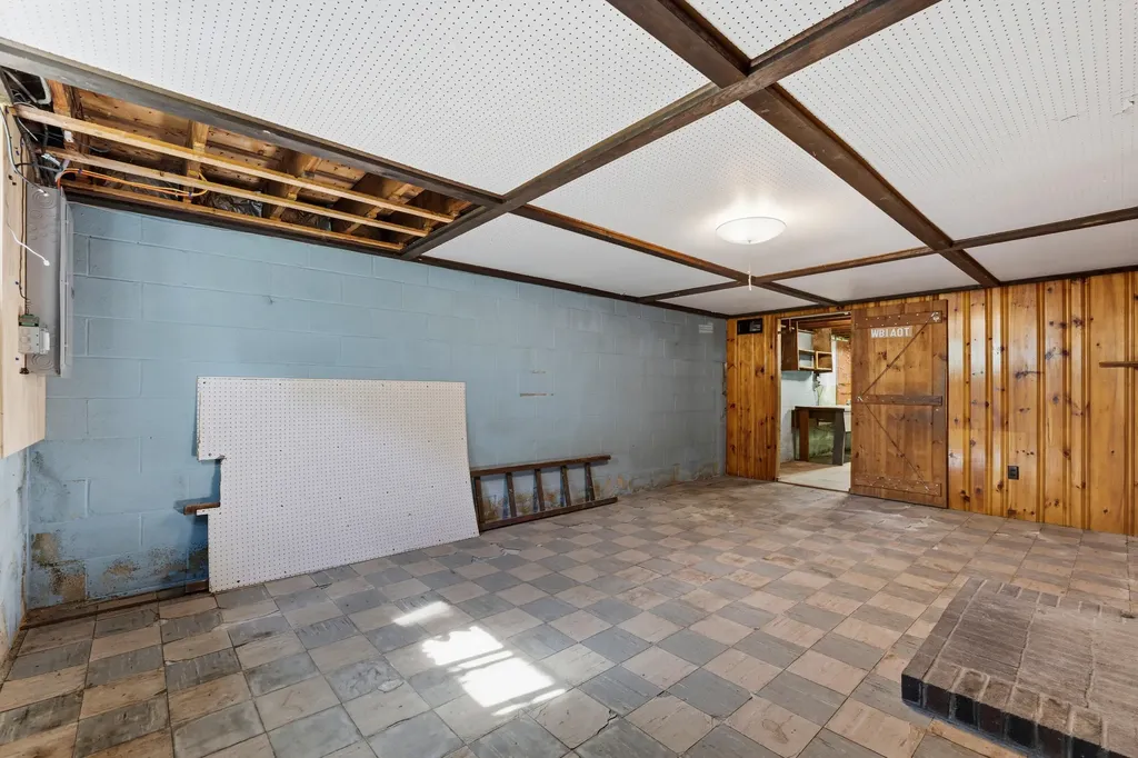12 Dana Avenue Kittery ME 03904