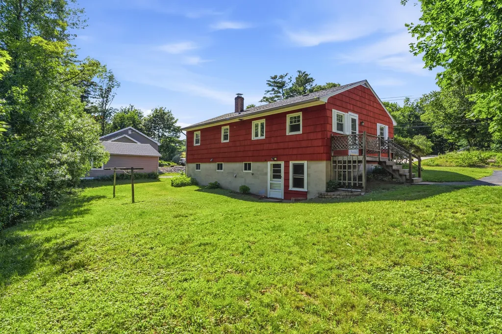 12 Dana Avenue Kittery ME 03904