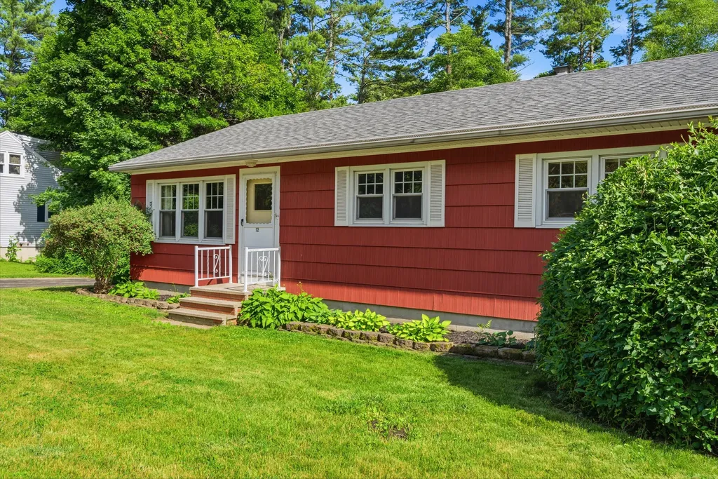 12 Dana Avenue Kittery ME 03904