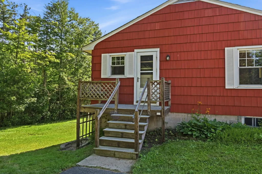 12 Dana Avenue Kittery ME 03904