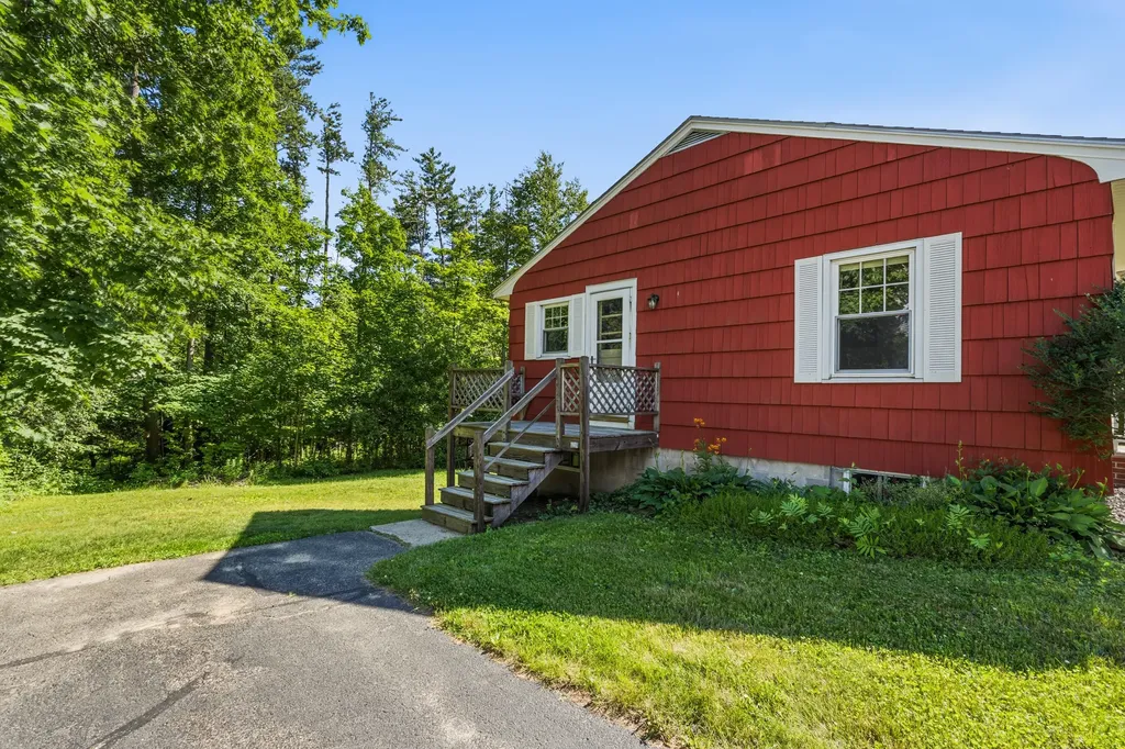 12 Dana Avenue Kittery ME 03904