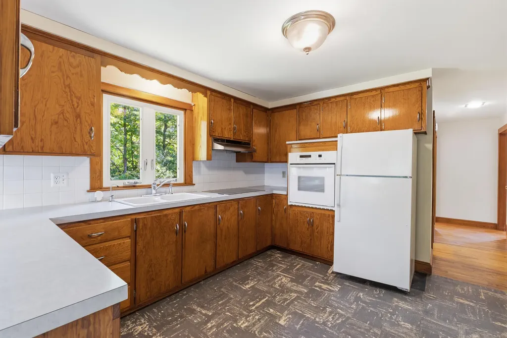 12 Dana Avenue Kittery ME 03904