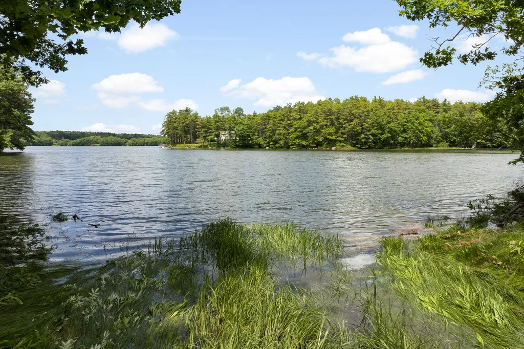 21 Townley Drive Damariscotta ME 04543