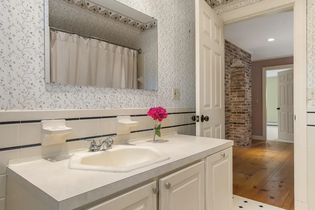 21 Townley Drive Damariscotta ME 04543