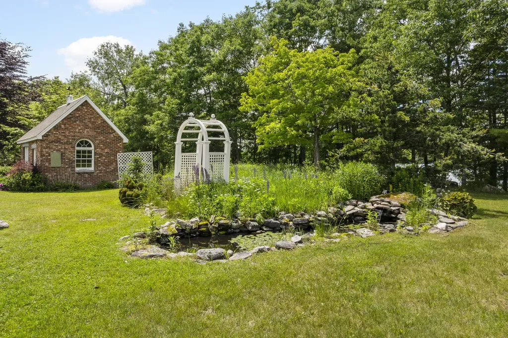 21 Townley Drive Damariscotta ME 04543