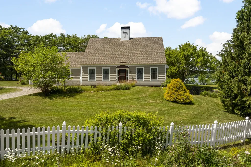 21 Townley Drive Damariscotta ME 04543