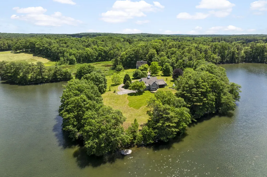 21 Townley Drive Damariscotta ME 04543