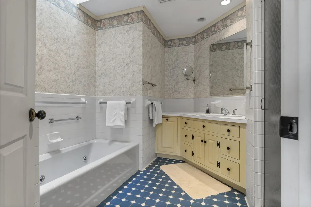 21 Townley Drive Damariscotta ME 04543