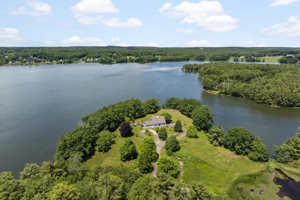21 Townley Drive Damariscotta ME 04543