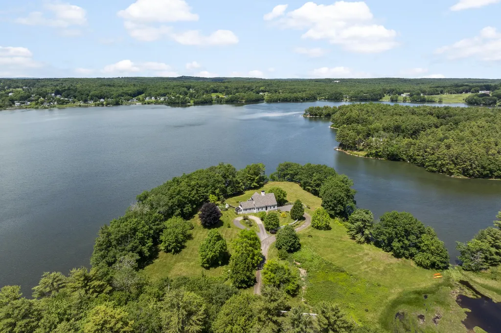 21 Townley Drive Damariscotta ME 04543