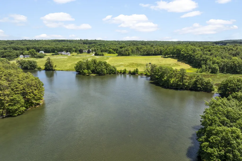 21 Townley Drive Damariscotta ME 04543