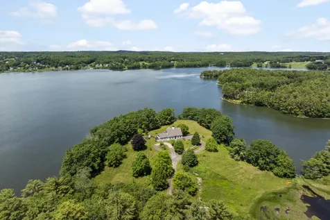 21 Townley Drive Damariscotta ME 04543