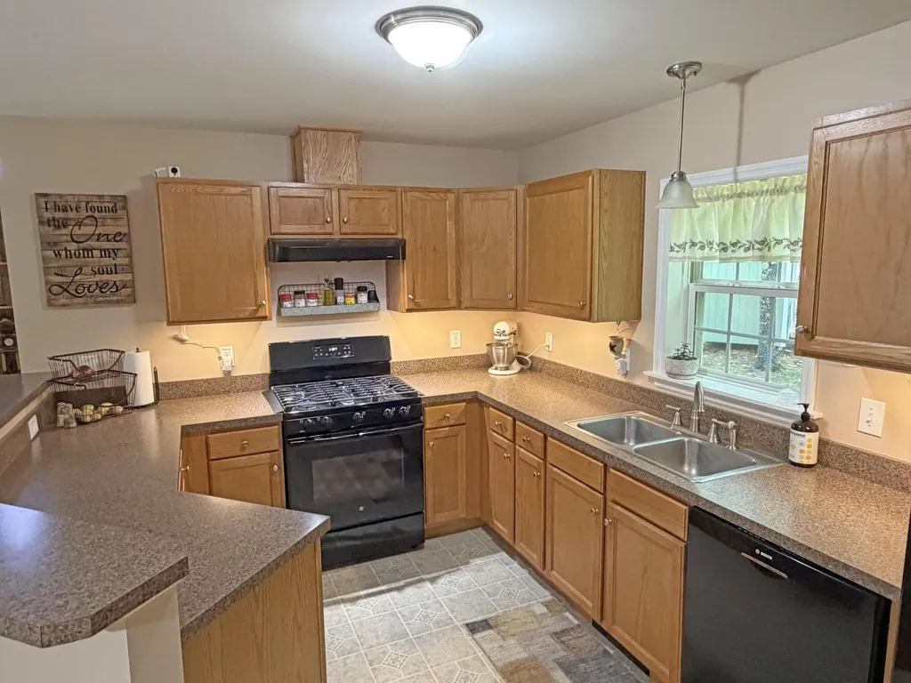 21 Fenwick Way Ellsworth ME 04605
