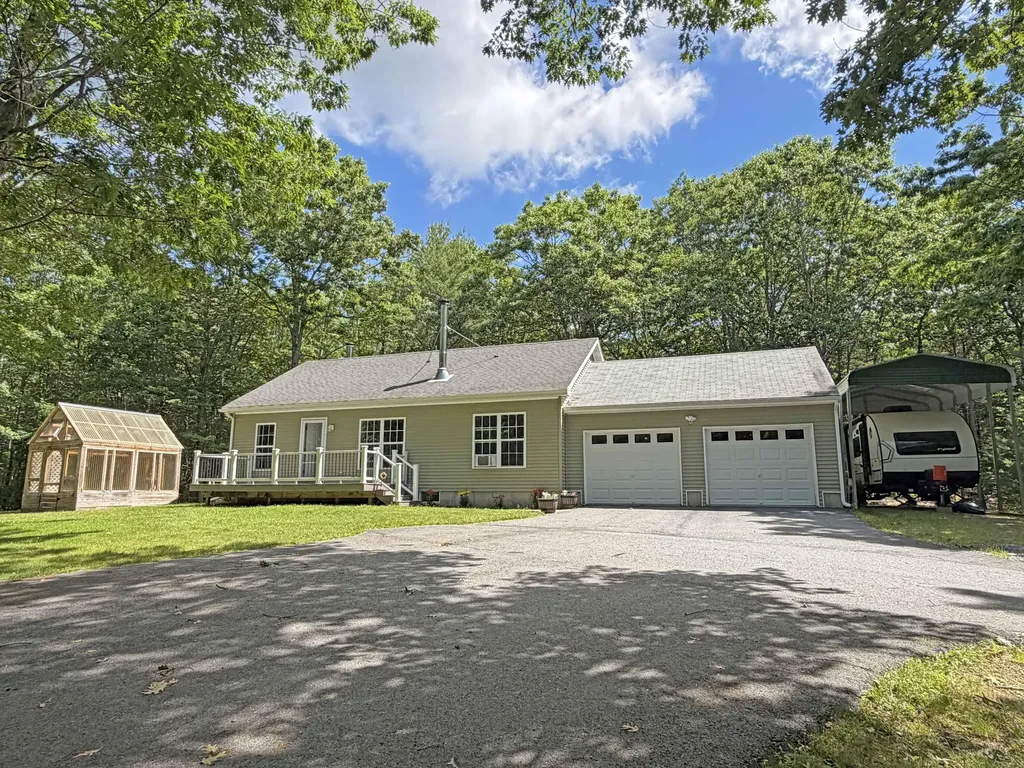 21 Fenwick Way Ellsworth ME 04605