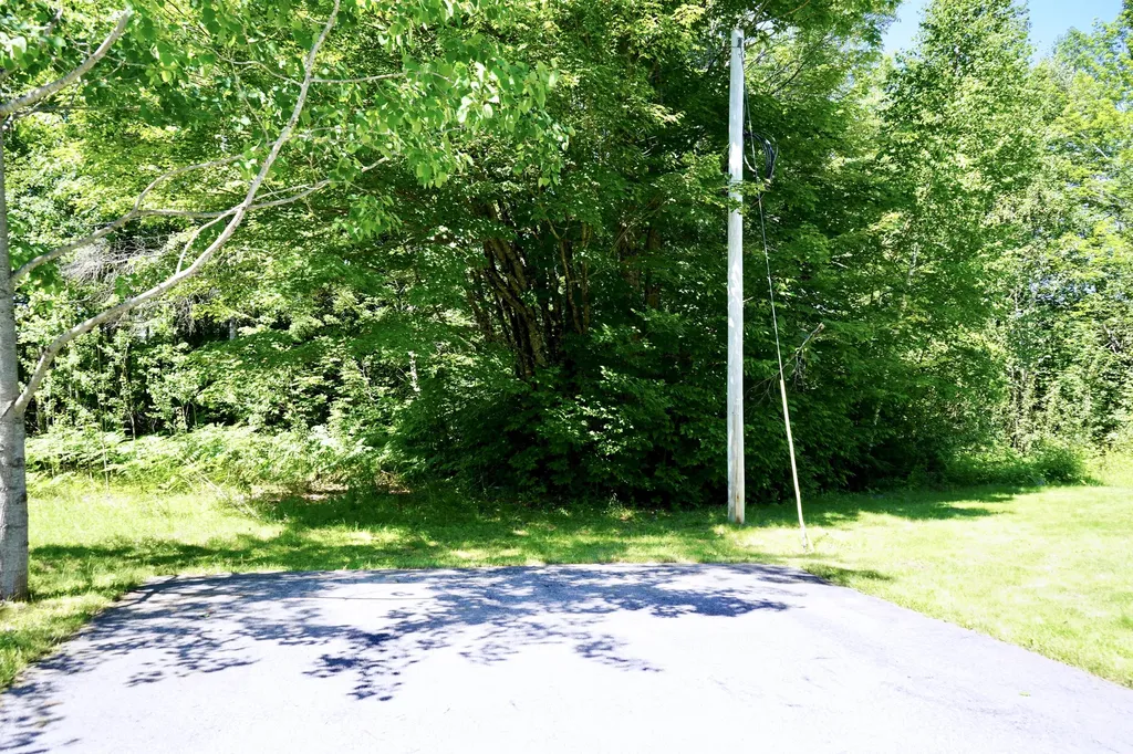 693 Canaan Road Pittsfield ME 04967