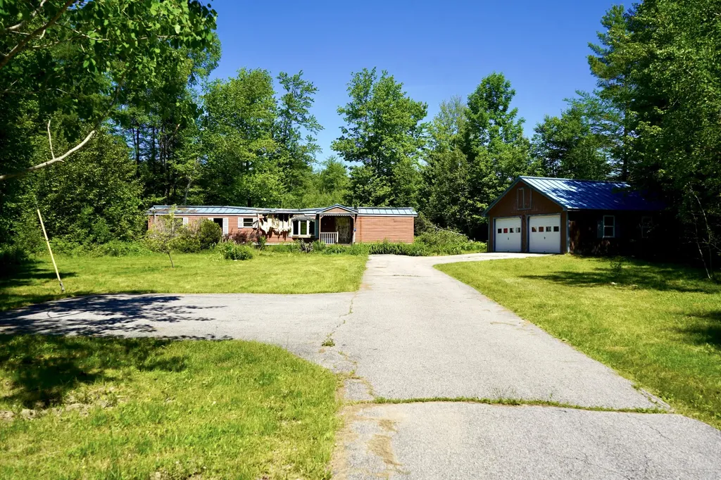 693 Canaan Road Pittsfield ME 04967