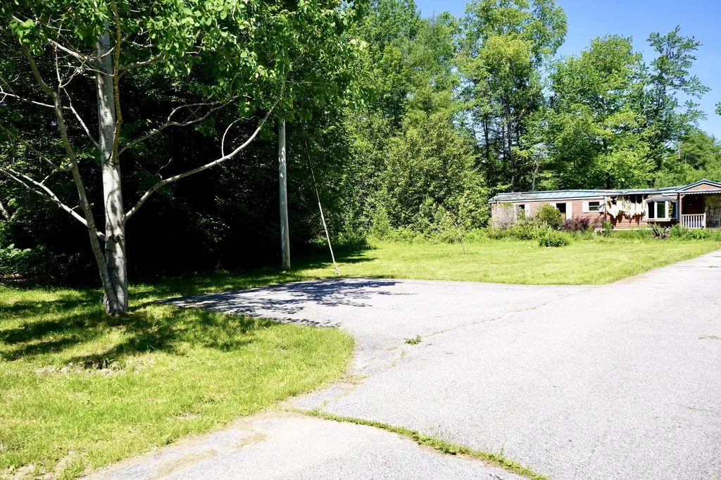 693 Canaan Road Pittsfield ME 04967