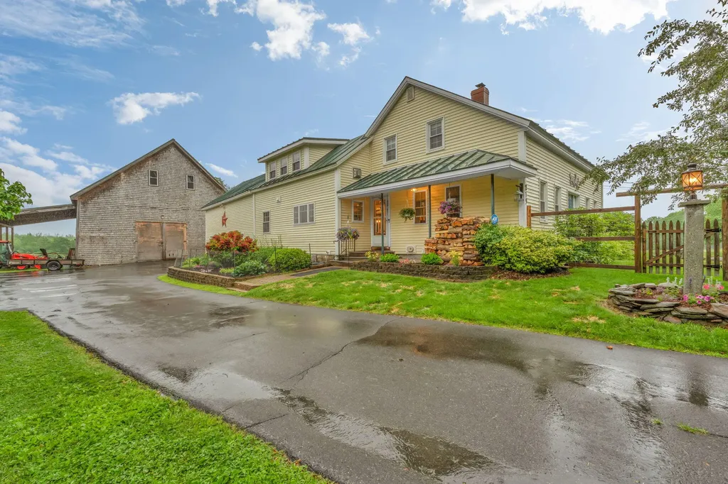 219 Middle Road Skowhegan ME 04976