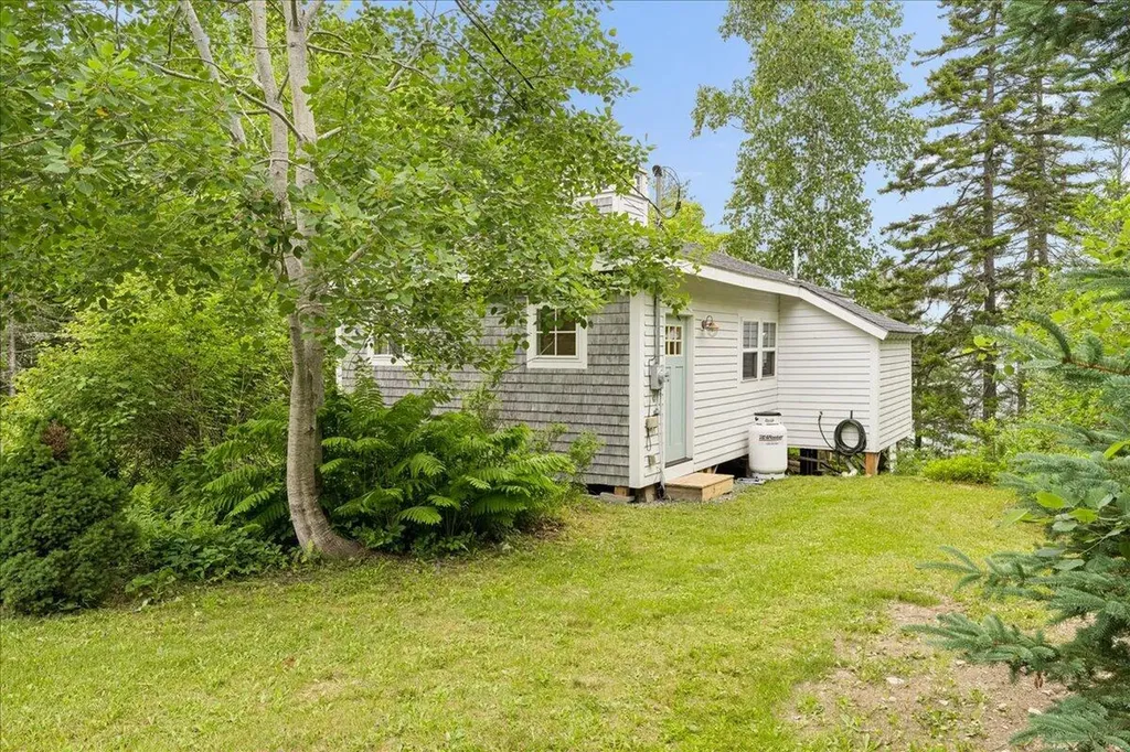 111 Franks Flat Sedgwick ME 04676