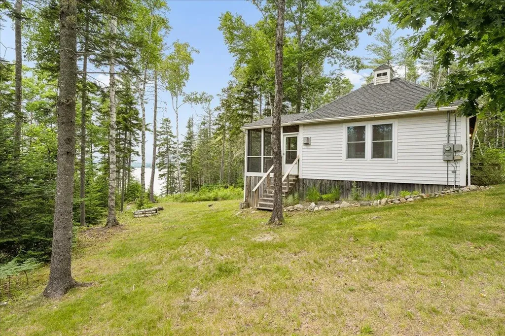 111 Franks Flat Sedgwick ME 04676